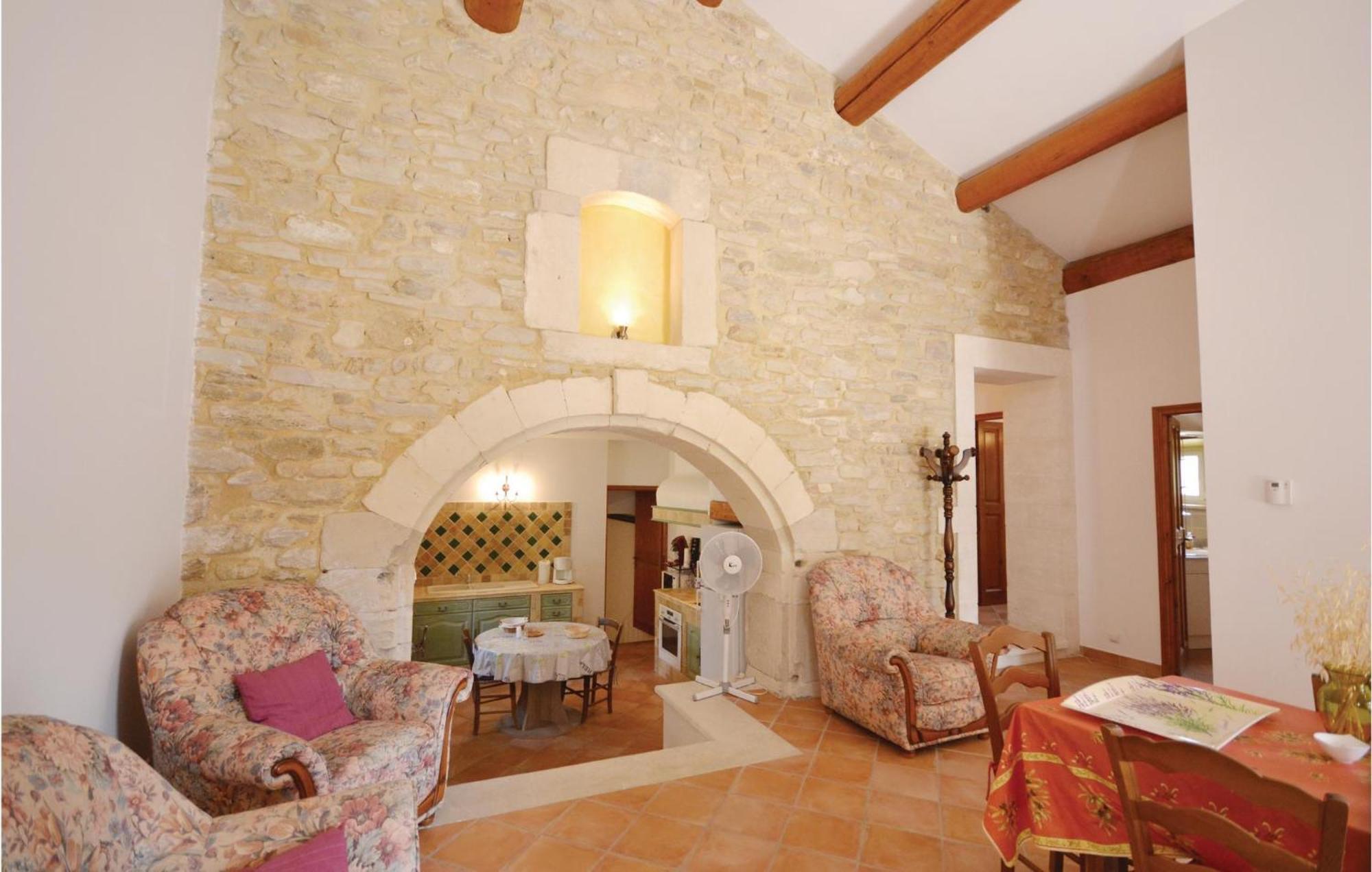 Awesome Home In Bollene With Wifi מראה חיצוני תמונה
