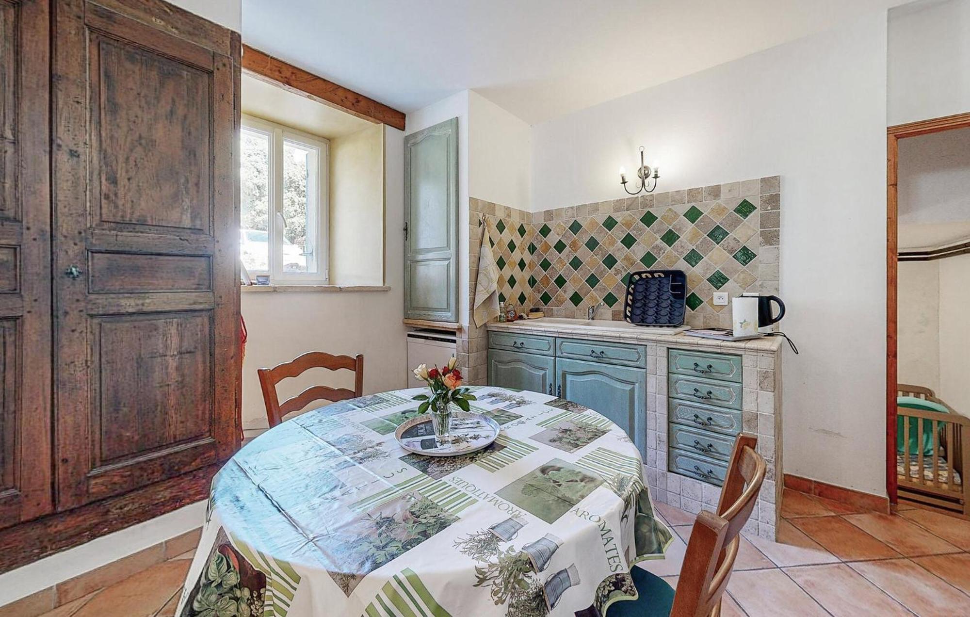 Awesome Home In Bollene With Wifi מראה חיצוני תמונה